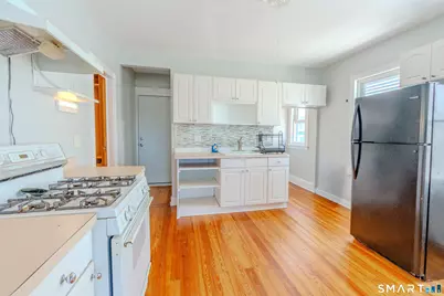 53-55 Davis Avenue #B, Bridgeport, CT 06605 - Photo 4