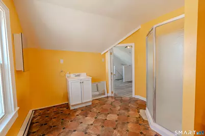 53-55 Davis Avenue #B, Bridgeport, CT 06605 - Photo 16