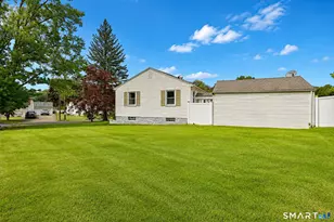 61 Northrop Rd, West Haven, CT 06516 - Photo 4