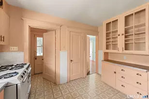 34 Downs Ave, Stamford, CT 06902 - Photo 16
