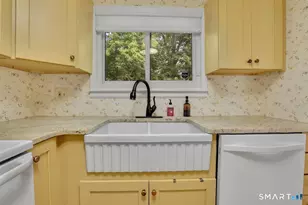 285 Queen St, Southington, CT 06489 - Photo 8