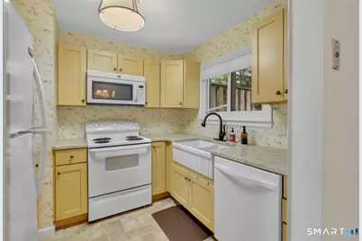 285 Queen Street #10D, Southington, CT 06489 - Photo 6