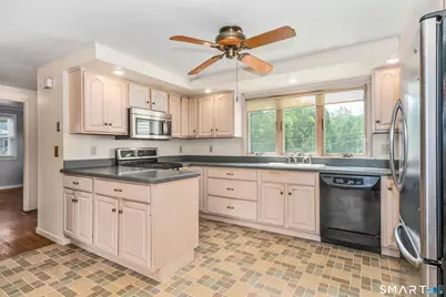 42 Sadler Street, Windsor Locks, CT 06096 - Photo 14