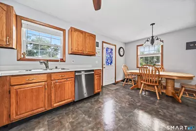 33 Red Robin Road, Naugatuck, CT 06770 - Photo 8