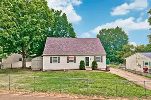 33 Red Robin Rd, Naugatuck, CT 06770 - Photo 2