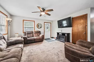 33 Red Robin Rd, Naugatuck, CT 06770 - Photo 4