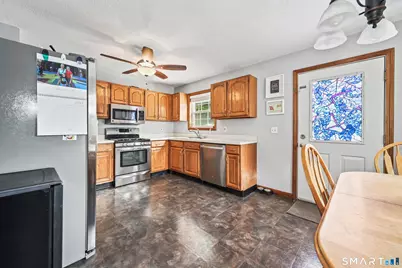 33 Red Robin Road, Naugatuck, CT 06770 - Photo 10
