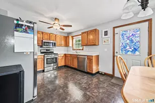 33 Red Robin Rd, Naugatuck, CT 06770 - Photo 10