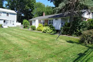 318 Stonybrook Rd, Stratford, CT 06614 - Photo 2