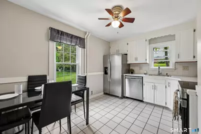 10 Middle Lane, Simsbury, CT 06070 - Photo 4