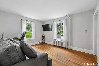 10 Middle Lane, Simsbury, CT 06070 - Photo 8