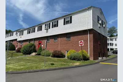 18 Fairview Drive #3, Danbury, CT 06810 - Photo 2