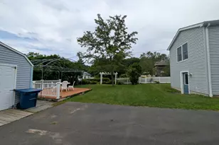 10 Shore Rd, Waterford, CT 06385 - Photo 24