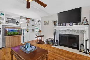 370 Calf Pen Ln, Milford, CT 06460 - Photo 8
