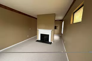 36 Essex St, Hartford, CT 06114 - Photo 4