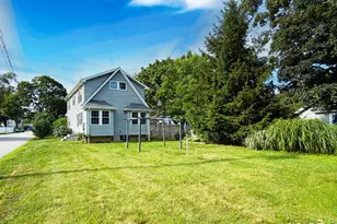 25 Beckwith St, East Lyme, CT 06357 - Photo 2