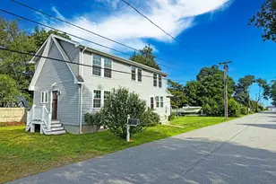 25 Beckwith St, East Lyme, CT 06357 - Photo 1