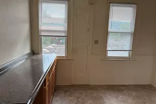 31 Lucy St, Woodbridge, CT 06525 - Photo 4