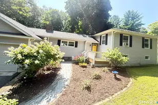 11 Hall Passway, Danbury, CT 06811 - Photo 2