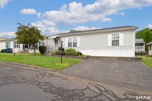 8 Rose Ct, East Windsor, CT 06088 - Photo 2
