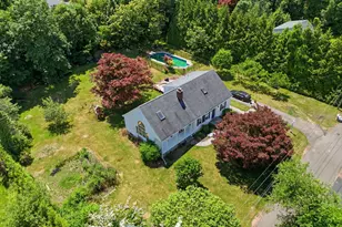 24 Amos St, Hamden, CT 06518 - Photo 8