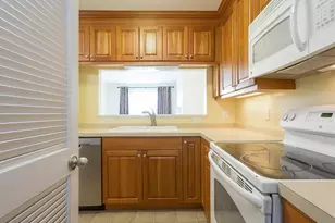 51 Forest Ave, Greenwich, CT 06870 - Photo 6