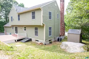 8 Holly St, Stonington, CT 06379 - Photo 4