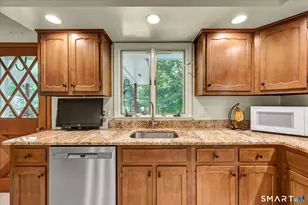 73 Rolling Ridge Rd, Hamden, CT 06514 - Photo 24