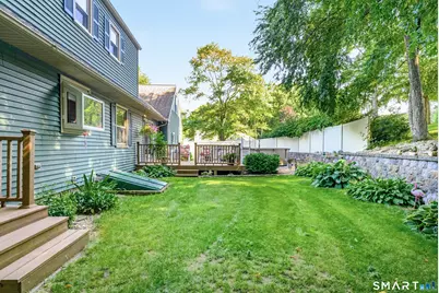 165 Pruett Place, Montville, CT 06370 - Photo 8