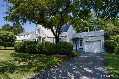 24 Sandhurst Drive, West Hartford, CT 06107 - Photo 2