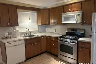 100 Oak Grove St, Manchester, CT 06040 - Photo 4