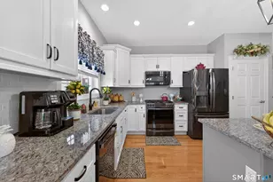 139 Mulholland Wy, North Haven, CT 06473 - Photo 6