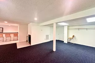 93 Woodland Ave, Bloomfield, CT 06002 - Photo 12