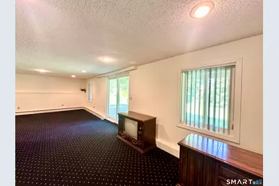 93 Woodland Avenue, Bloomfield, CT 06002 - Photo 18