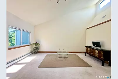 93 Woodland Avenue, Bloomfield, CT 06002 - Photo 6