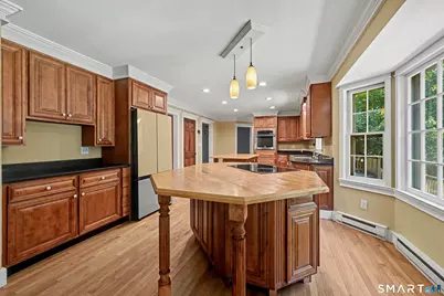 39 Standish Road, New Milford, CT 06776 - Photo 8