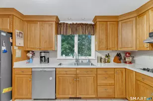 55 Wintergreen Dr, Waterford, CT 06385 - Photo 14