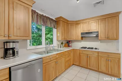 55 Wintergreen Drive, Waterford, CT 06385 - Photo 12
