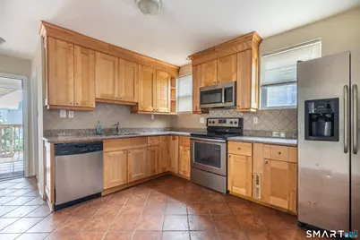 727 Brewster Street #2nd Floor, Bridgeport, CT 06606 - Photo 1