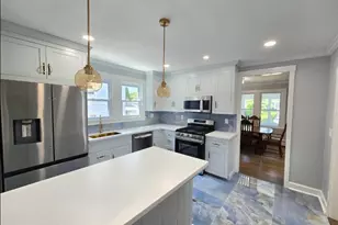 124 Woodbine St, Waterbury, CT 06705 - Photo 12