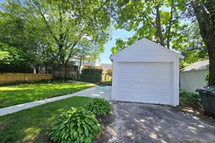124 Woodbine St, Waterbury, CT 06705 - Photo 36