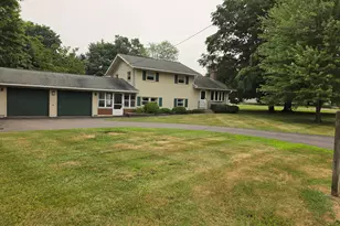 15 Russo Dr, Hamden, CT 06518 - Photo 1