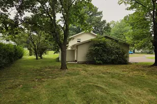 15 Russo Dr, Hamden, CT 06518 - Photo 14