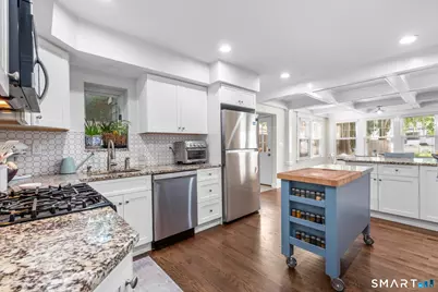 20 Bradley Avenue, Branford, CT 06405 - Photo 2