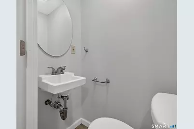 17 Grove Street, New London, CT 06320 - Photo 32