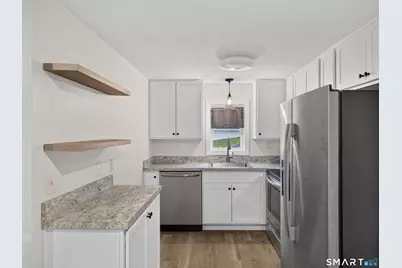 17 Grove Street, New London, CT 06320 - Photo 20