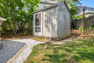 17 Grove St, New London, CT 06320 - Photo 10
