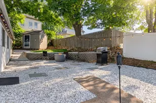 17 Grove St, New London, CT 06320 - Photo 8