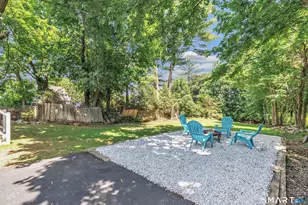 21 Meadow St, Milford, CT 06460 - Photo 4