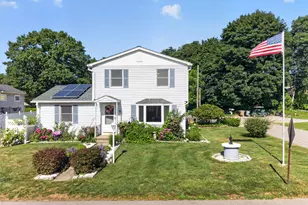 9 W Rd, East Lyme, CT 06357 - Photo 2